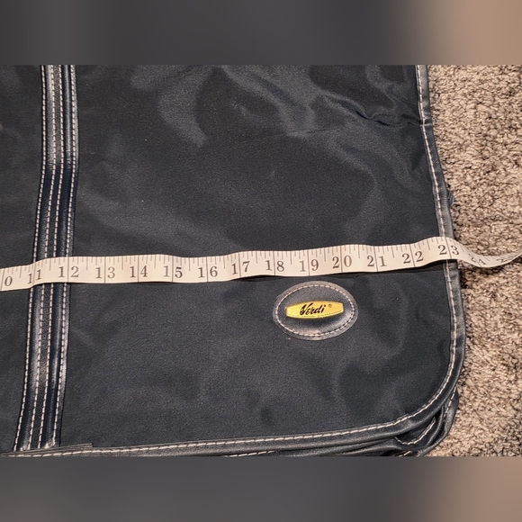 Vintage Verdi Garment Luggage-Over The Shoulder- Softshell. - Picture 4 of 12